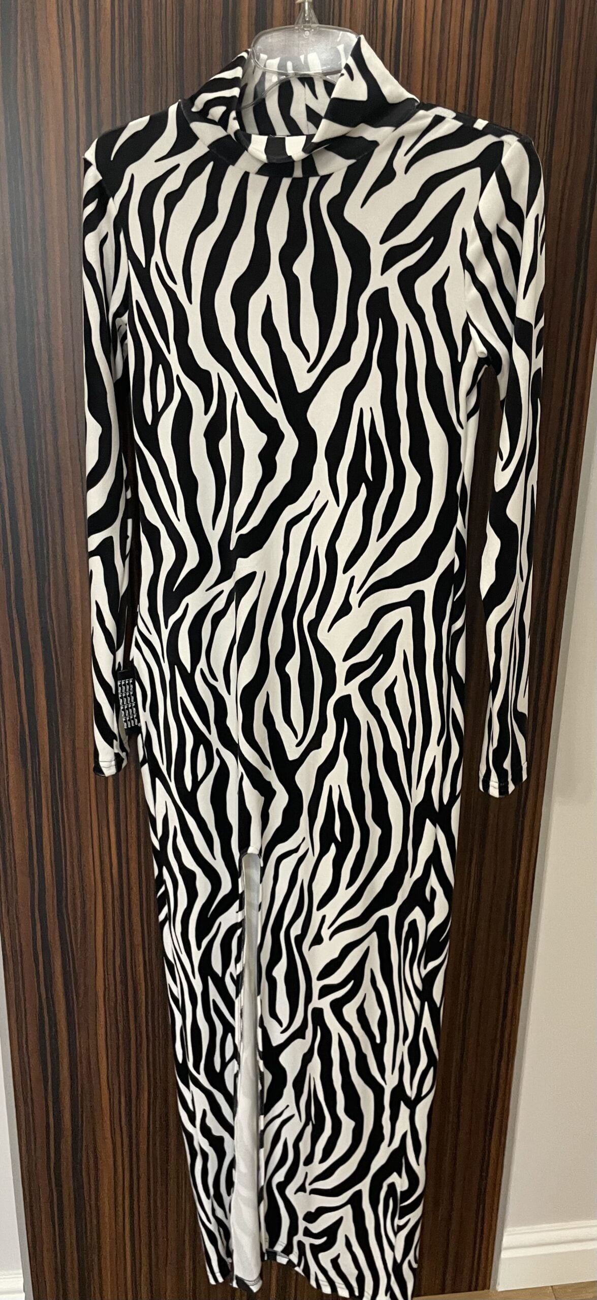 Welurowa Sukienka Lamu – M/L - zdjęcie 4